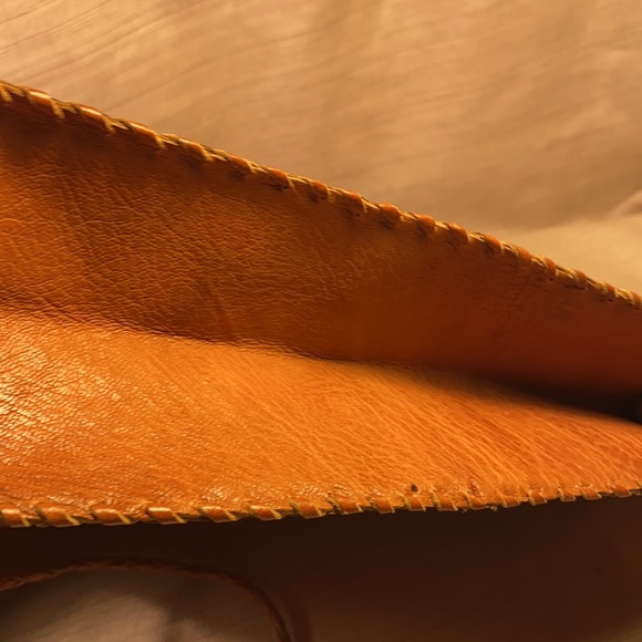 Handmade all leather vintage shoulder tote - Picture 8 of 13